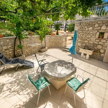 Mirta-4 By Interhome Apartament Sutivan
